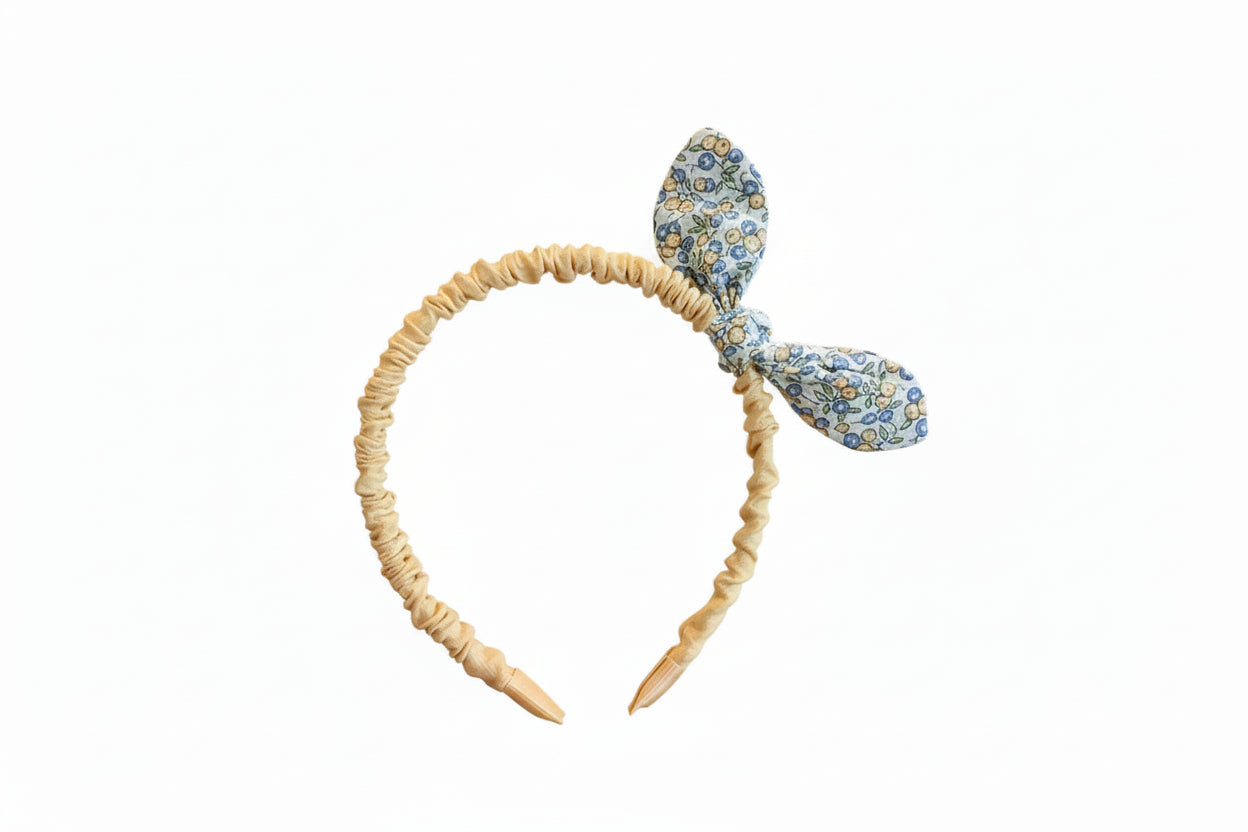 Decorative headband with floral pattern